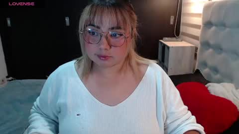 hii i am yini online show from 05-20-26, 02:51