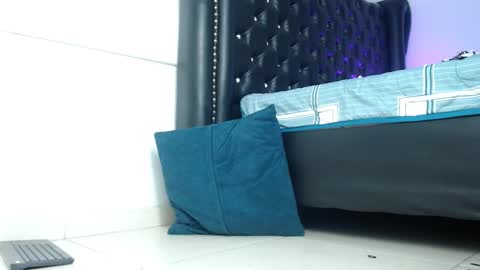 Yiovanna online show from 02-20-25, 11:54