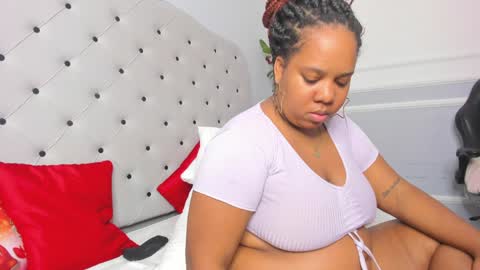 roxie reyes  online show from 12-15-24, 07:02