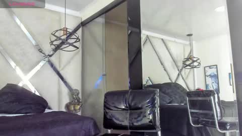 Yiyo online show from 02-12-25, 07:23