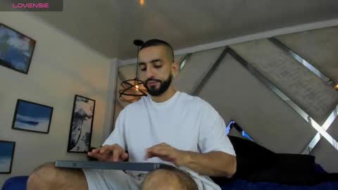 Yiyo online show from 03-09-25, 04:16