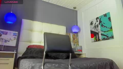 Yiyo online show from 11-10-25, 02:21