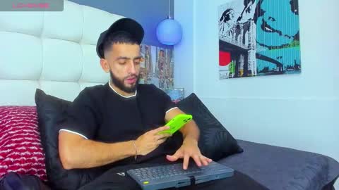 Yiyo online show from 11-29-25, 04:59