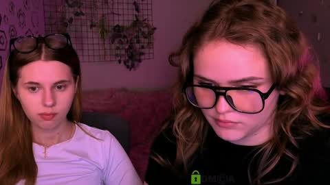 Ylia online show from 04-09-26, 01:27