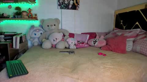 lucy online show from 11-09-25, 06:33