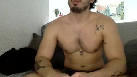 Snapshot of yngspaniard chatting on 01-09-25, 10:20 yngspaniard online show from 01-09-25, 10:20