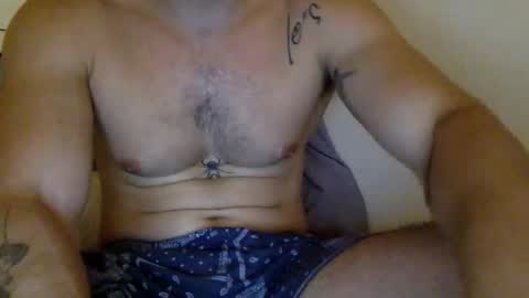 Snapshot of yngspaniard chatting on 10-14-25, 06:20 yngspaniard online show from 10-14-25, 06:20