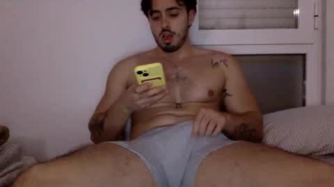 Snapshot of yngspaniard chatting on 11-17-25, 05:08 yngspaniard online show from 11-17-25, 05:08