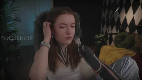 Snapshot of ynnenbrynn chatting on 01-29-25, 01:38 ynnenbrynn online show from 01-29-25, 01:38