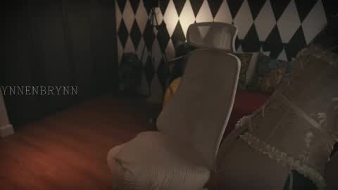 Snapshot of ynnenbrynn chatting on 02-14-25, 07:49 ynnenbrynn online show from 02-14-25, 07:49