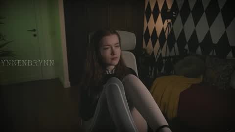Snapshot of ynnenbrynn chatting on 02-21-25, 10:39 ynnenbrynn online show from 02-21-25, 10:39