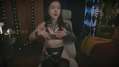 Snapshot of ynnenbrynn chatting on 02-28-25, 06:43 ynnenbrynn online show from 02-28-25, 06:43