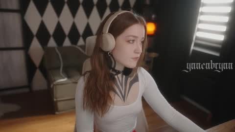 ynnenbrynn online show from 10-14-25, 06:47