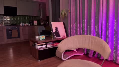 Max online show from 12-11-24, 04:28