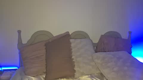 Yogiblondebangme online show from 04-10-26, 11:09