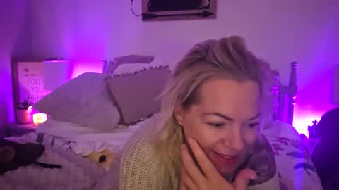 Yogiblondebangme online show from 05-13-26, 01:03