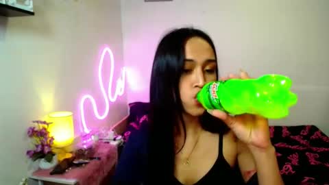 Snapshot of yogirl_tianaxxx chatting on 12-03-25, 06:50 yogirl_tianaxxx online show from 12-03-25, 06:50