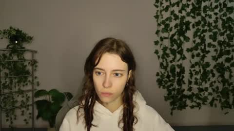 yoka_paradoxxx online show from 09-17-25, 05:09