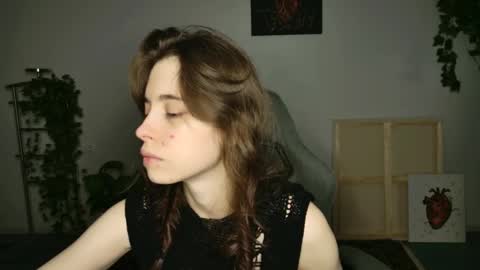 yoka_paradoxxx online show from 11-05-25, 05:07