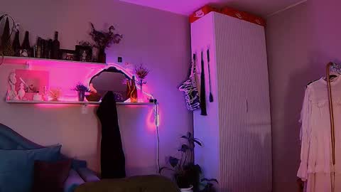 yoka_paradoxxx online show from 05-05-26, 09:28