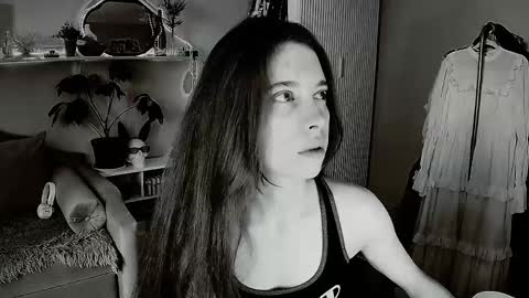 yoka_paradoxxx online show from 05-06-26, 10:53