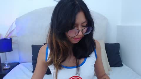 Yommi Winx online show from 02-02-25, 01:45