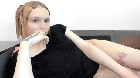 yomoyoo online show from 12-20-24, 05:08