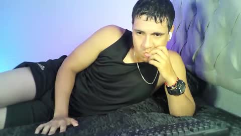 Yonat online show from 03-22-26, 01:42