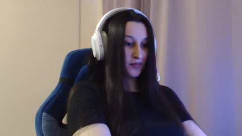 Sophie online show from 04-07-26, 02:06