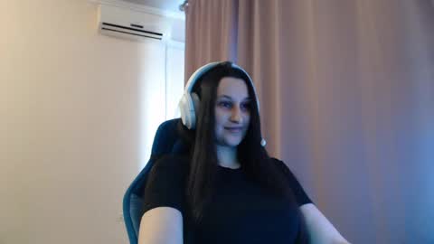 Sophie online show from 04-17-26, 02:20