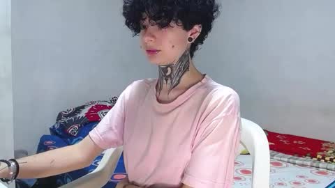 Snapshot of yoonbum_ chatting on 11-11-25, 03:28 Little Mike Independent model online show from 11-11-25, 03:28