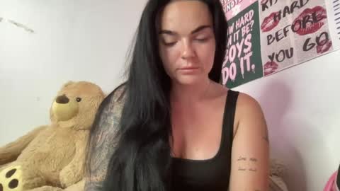 Snapshot of yorkshiregirlyy chatting on 07-05-26, 05:14 Yorkshire Girly online show from 07-05-26, 05:14