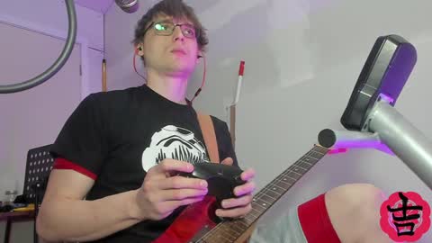 Snapshot of yoshe47 chatting on 01-06-25, 06:52 yosh online show from 01-06-25, 06:52