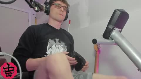 Snapshot of yoshe47 chatting on 01-17-25, 05:53 yosh online show from 01-17-25, 05:53