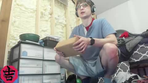 Snapshot of yoshe47 chatting on 02-13-25, 05:16 yosh online show from 02-13-25, 05:16