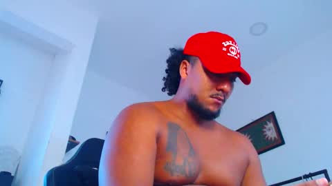 Snapshot of yosoy_enzo2020 chatting on 02-15-26, 12:25 Enzo online show from 02-15-26, 12:25