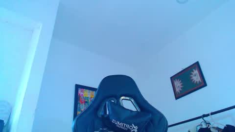 Snapshot of yosoy_enzo2020 chatting on 02-16-26, 01:29 Enzo online show from 02-16-26, 01:29