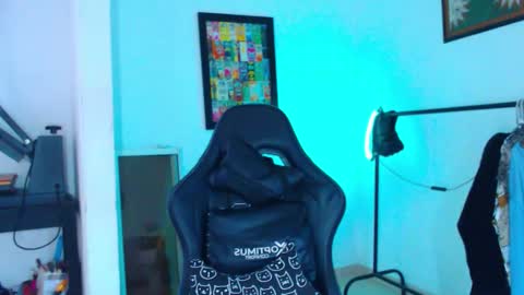 Snapshot of yosoy_enzo2020 chatting on 03-01-26, 02:19 Enzo online show from 03-01-26, 02:19