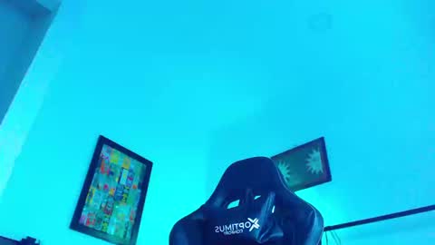 Snapshot of yosoy_enzo2020 chatting on 03-13-26, 06:09 Enzo online show from 03-13-26, 06:09