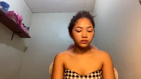 Snapshot of yosufloversweet chatting on 04-22-26, 01:52 fin online show from 04-22-26, 01:52