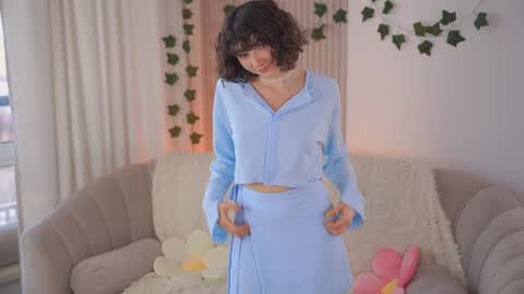 Elizabeth brunette -- Darline blonde  online show from 12-21-24, 07:13