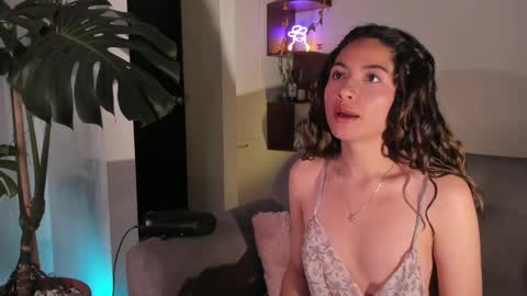 Snapshot of you_y0ung_pervert chatting on 02-18-25, 02:38 Mar online show from 02-18-25, 02:38