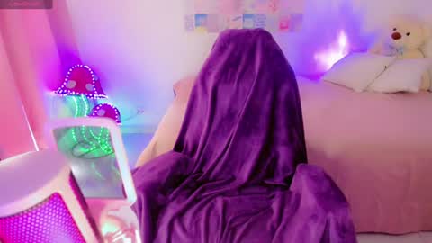 Snapshot of youcanbetheboss1 chatting on 01-24-25, 09:26 Cris online show from 01-24-25, 09:26