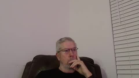 Snapshot of yougogirl_3 chatting on 12-29-24, 01:38 Colorado Guy Straight online show from 12-29-24, 01:38