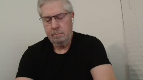 Snapshot of yougogirl_3 chatting on 01-14-25, 12:45 Colorado Guy Straight online show from 01-14-25, 12:45