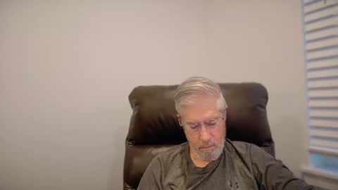 Colorado Guy Straight online show from 11-08-25, 01:33