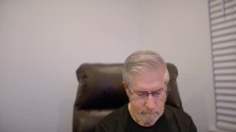 Colorado Guy Straight online show from 11-13-25, 02:43