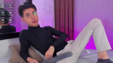 NICOLS online show from 04-23-26, 07:27