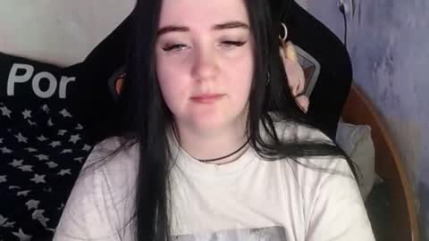 your_8a8y online show from 12-23-25, 06:33