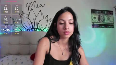 Snapshot of your_beck chatting on 02-23-25, 10:53 mia3 online show from 02-23-25, 10:53
